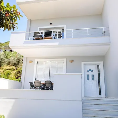 Villa Christianna Free Parking דירה